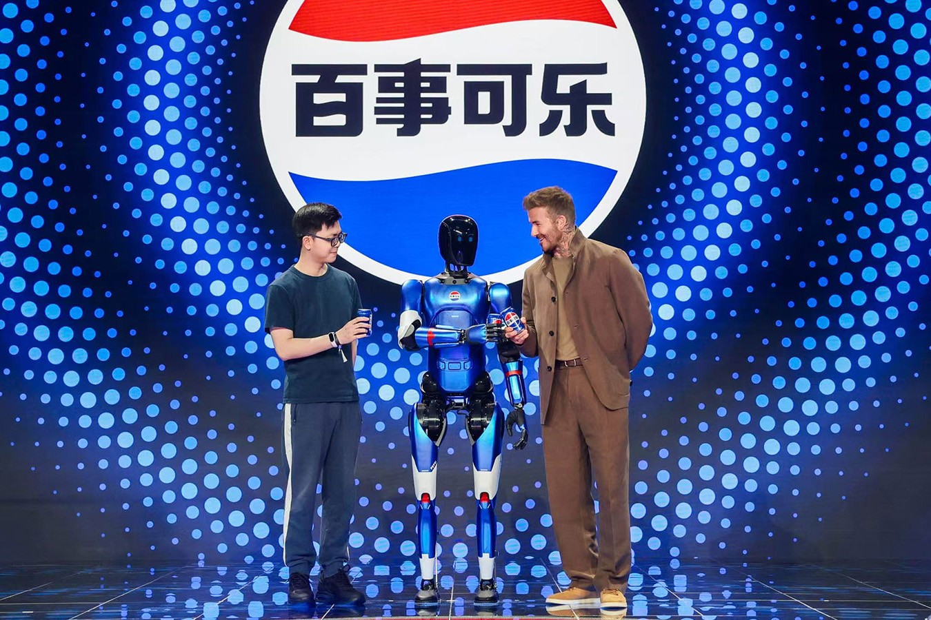 suncitygroup太阳机器人携手百事中国共创“百事蓝宝” 共燃渴望新章